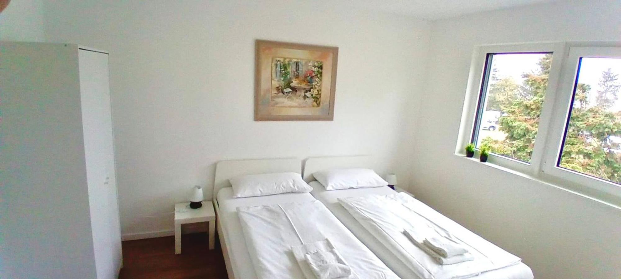 Neubau Appartement Mit Terasse, Privater Eingang,Parkplatz,Kueche Fuerth Luaran gambar